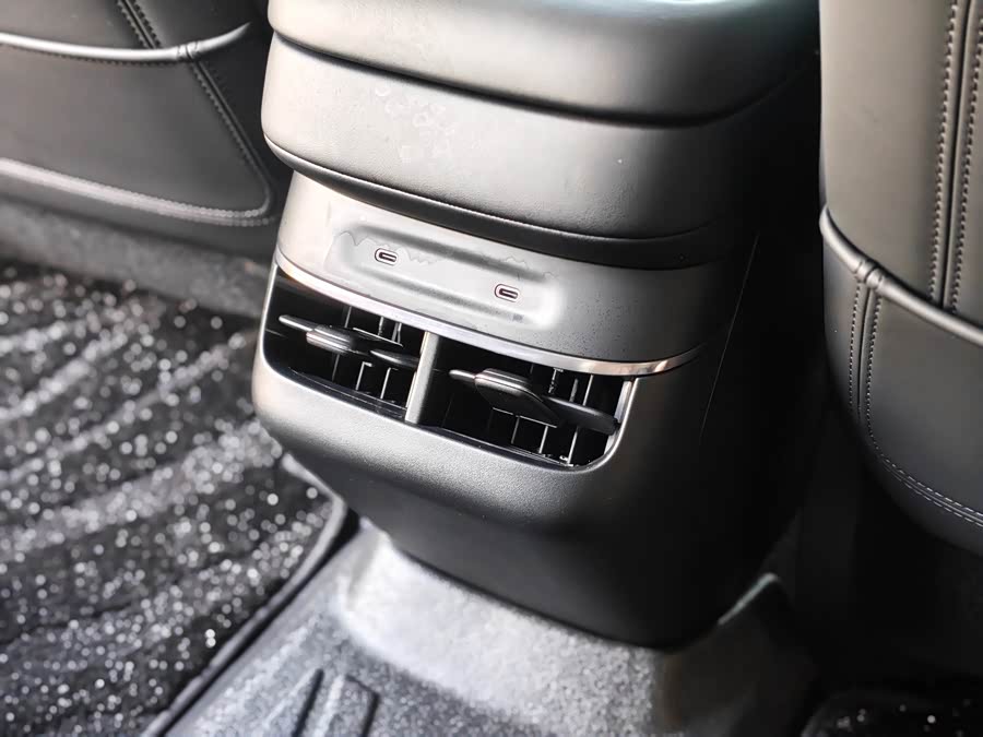 极氪 极氪007 2024 汽车图片 #24