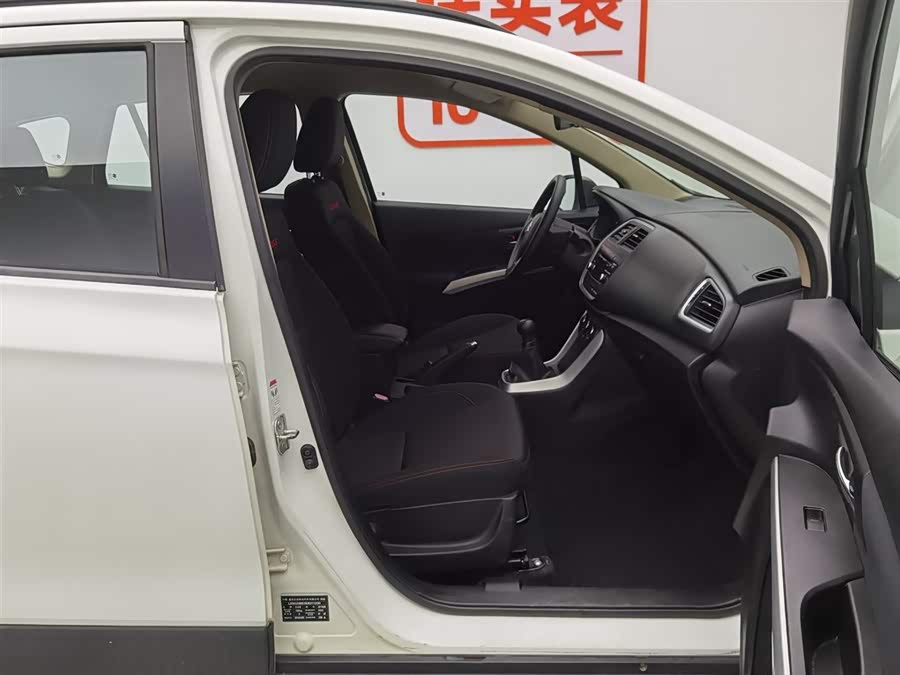 Suzuki S-Cross 2014 صورة سيارة #24