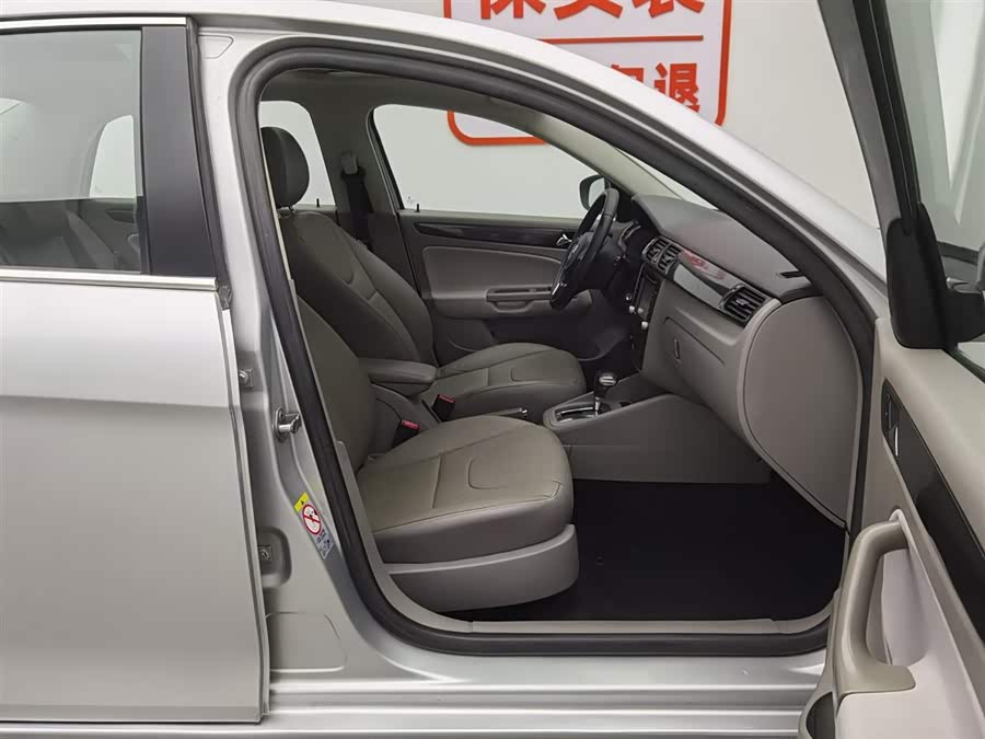 Volkswagen Bora 2012 immagine di auto #24