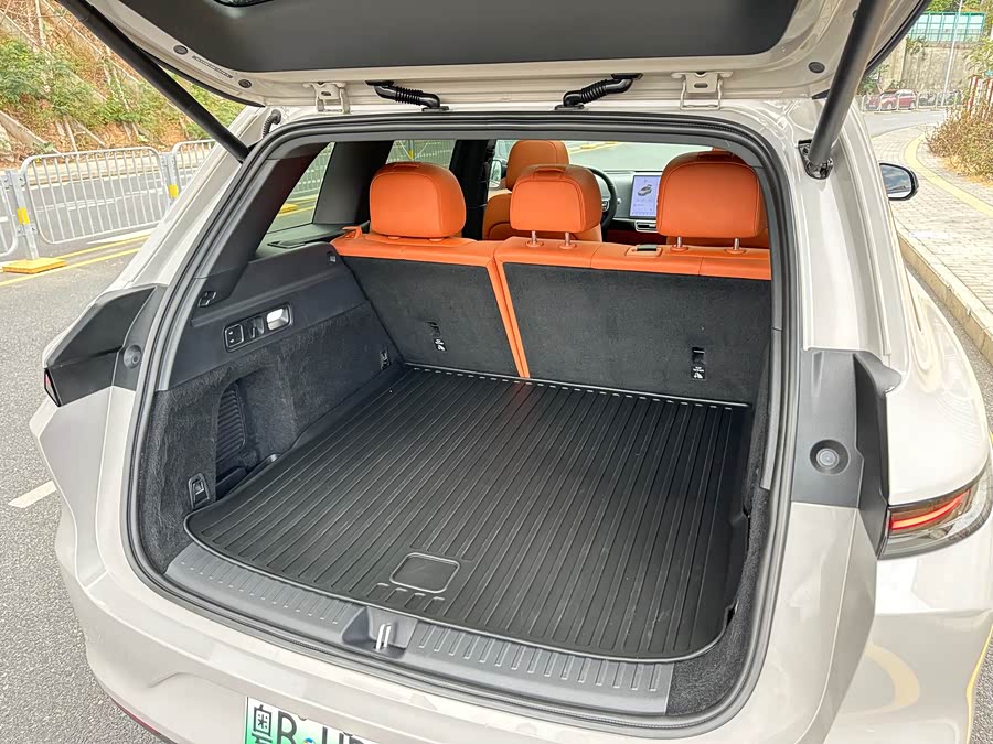 Li L6 2024 imagen de coche #24