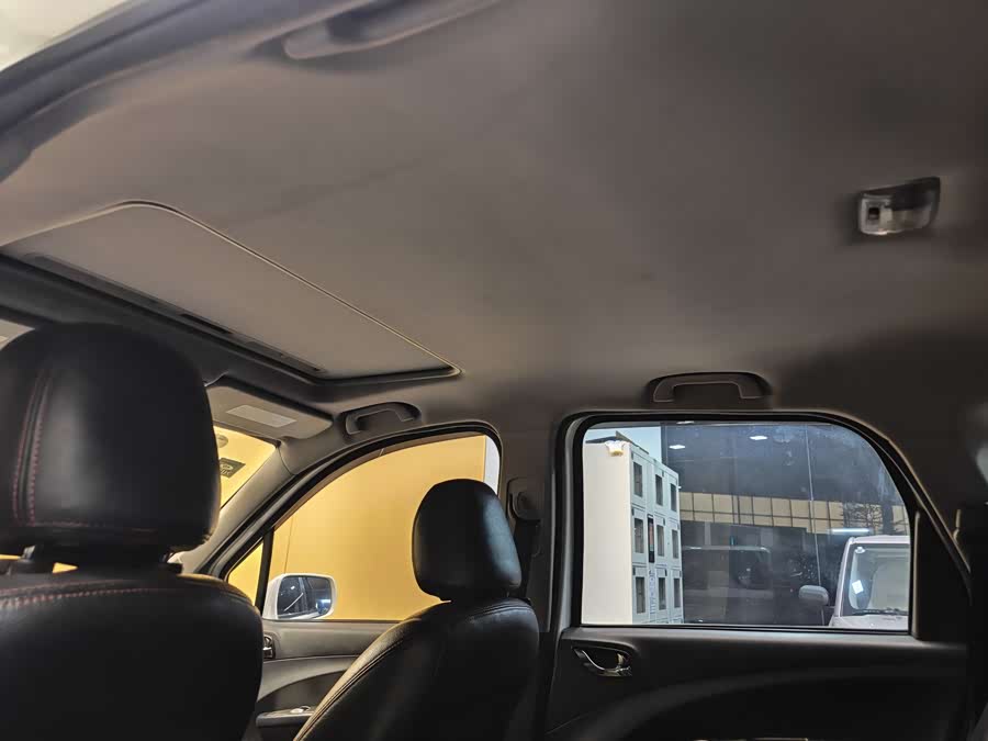 Forthing JOYEAR X5 2011 car image #24