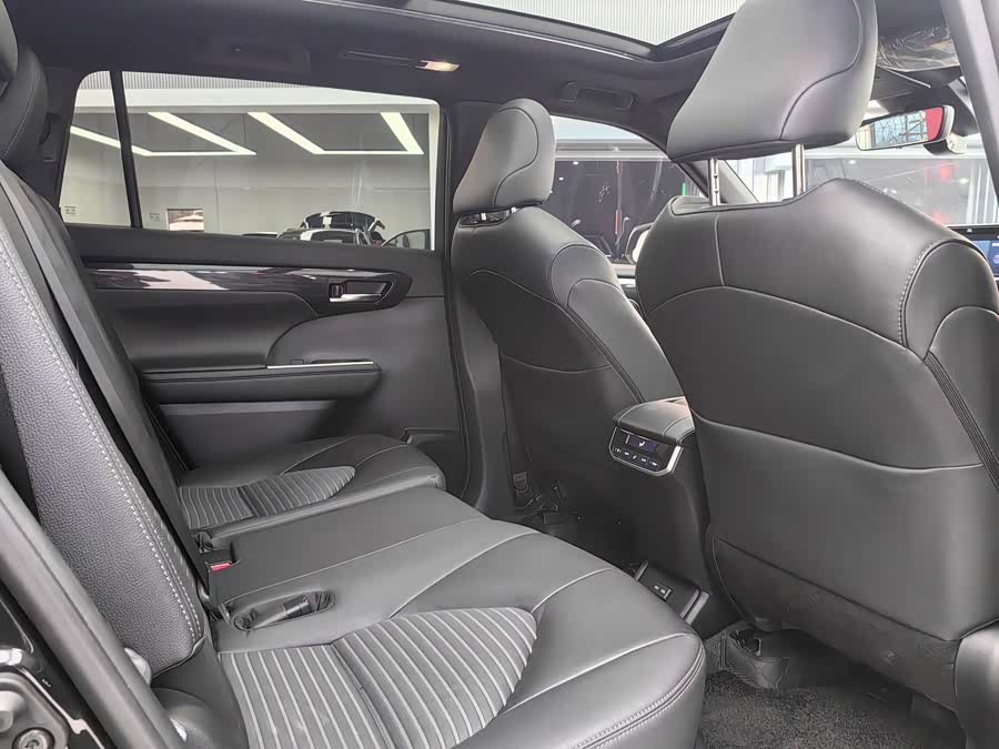 Toyota Crown Kluger 2022 car image #24