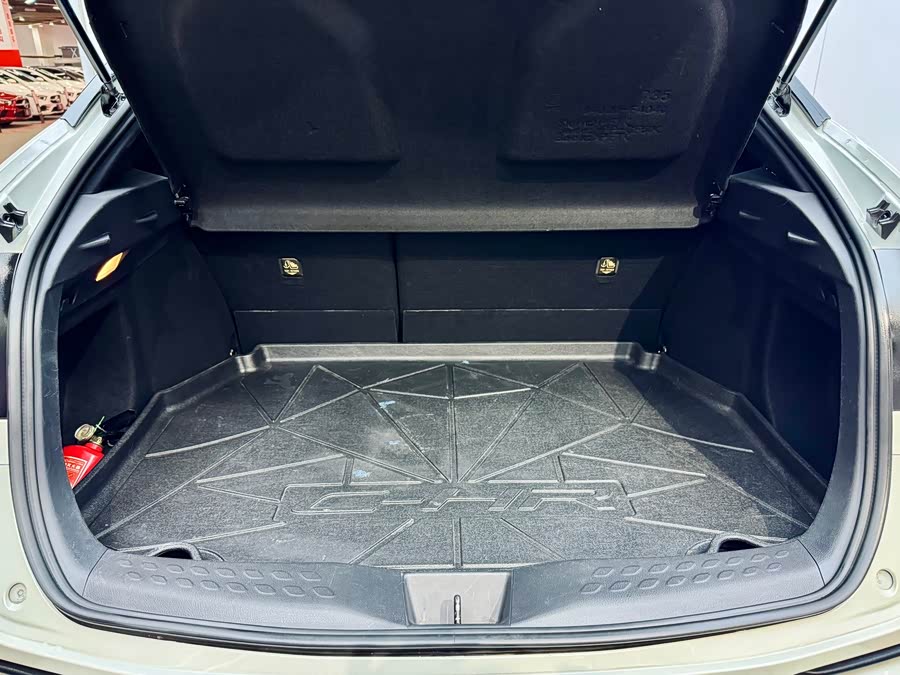 Toyota C-HR 2020 immagine di auto #24