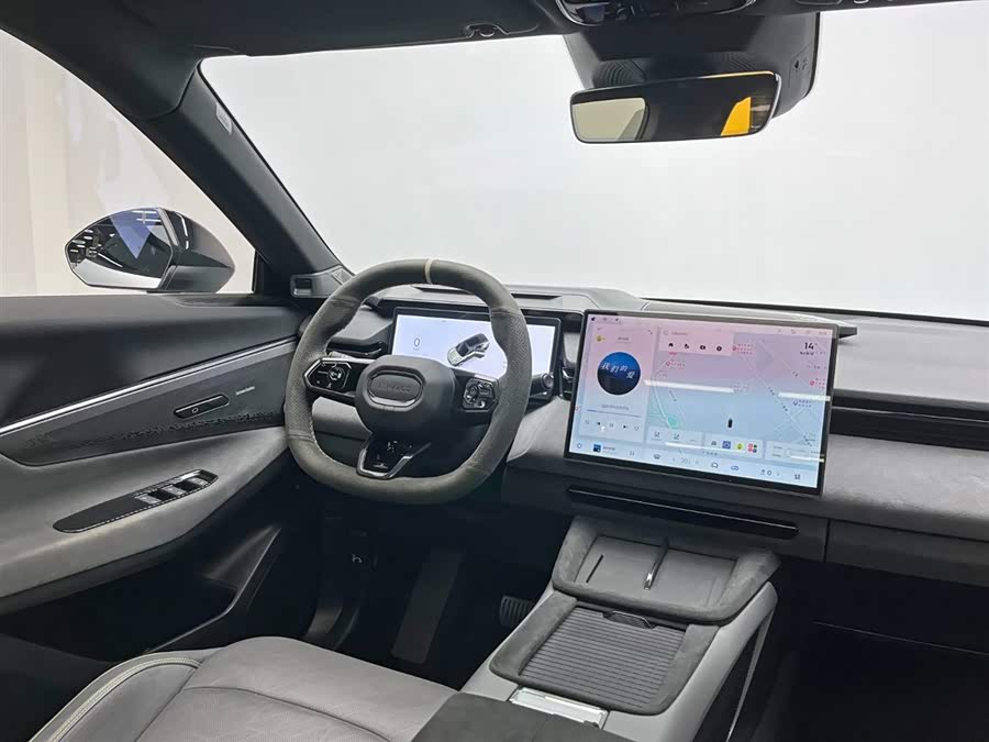 Lynk & Co 08 EM-P 2024 car image #24