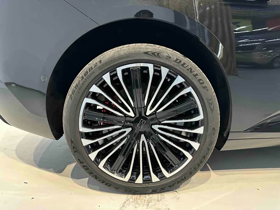 Avatr 12 2024 car image #24