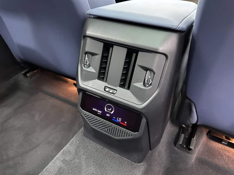 BMW 2 Series 2025 car image #24