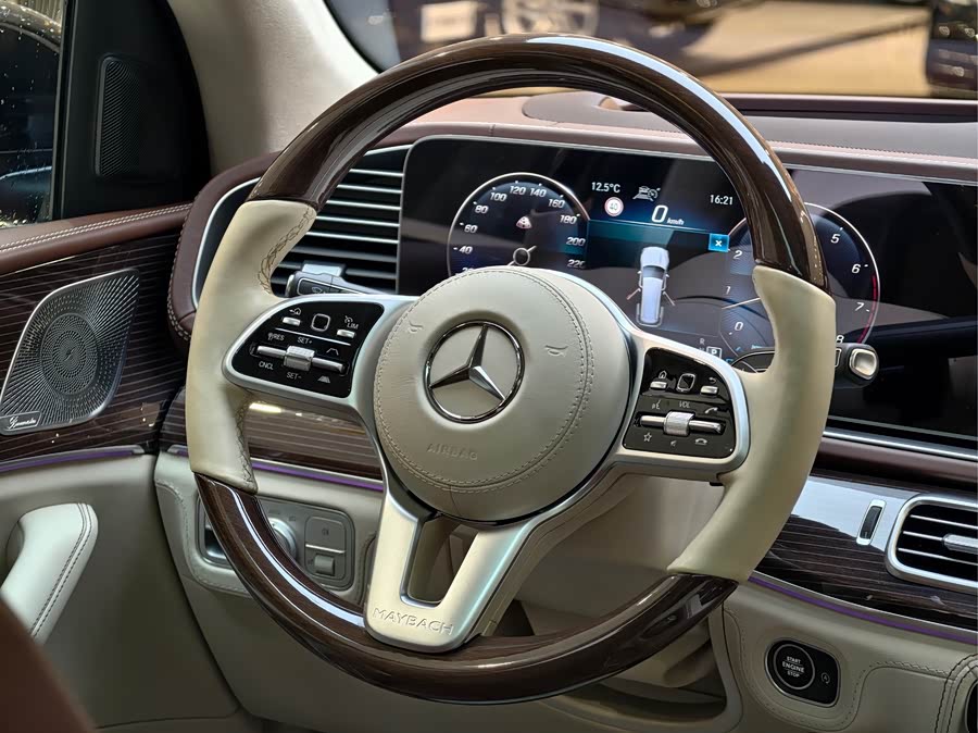 Mercedes-Benz Maybach GLS 2022 car image #24