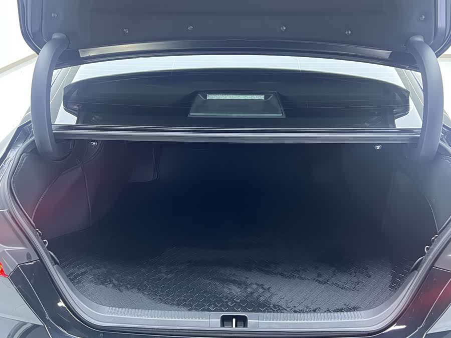 Toyota Camry 2025 car image #24