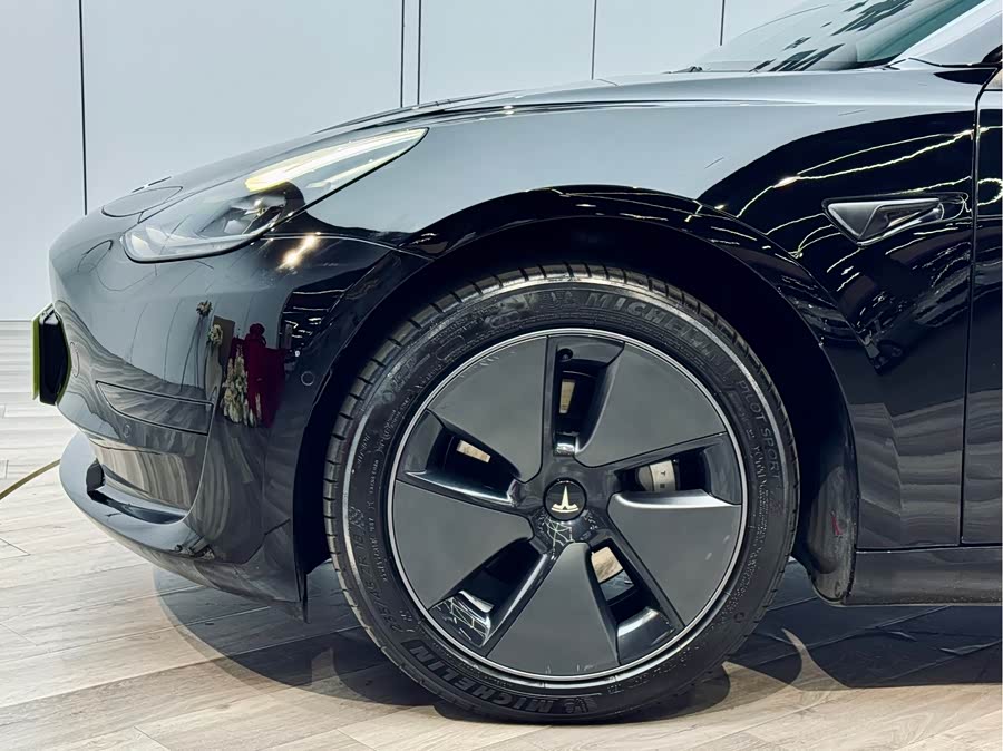 Tesla Model 3 2023 immagine di auto #24