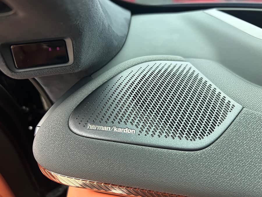 Lynk & Co 900 2025 car image #24