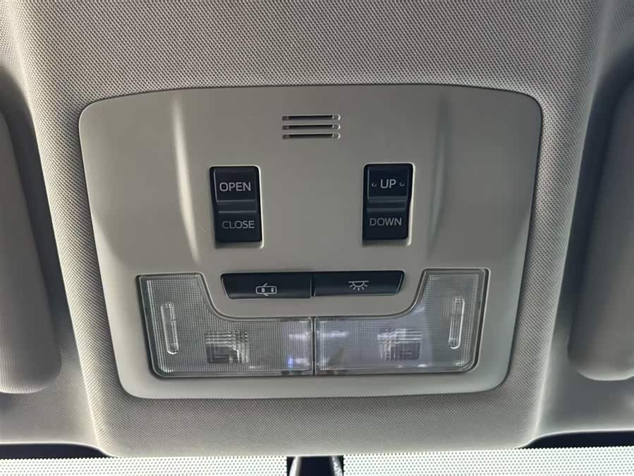Toyota RAV4 2019 car image #24