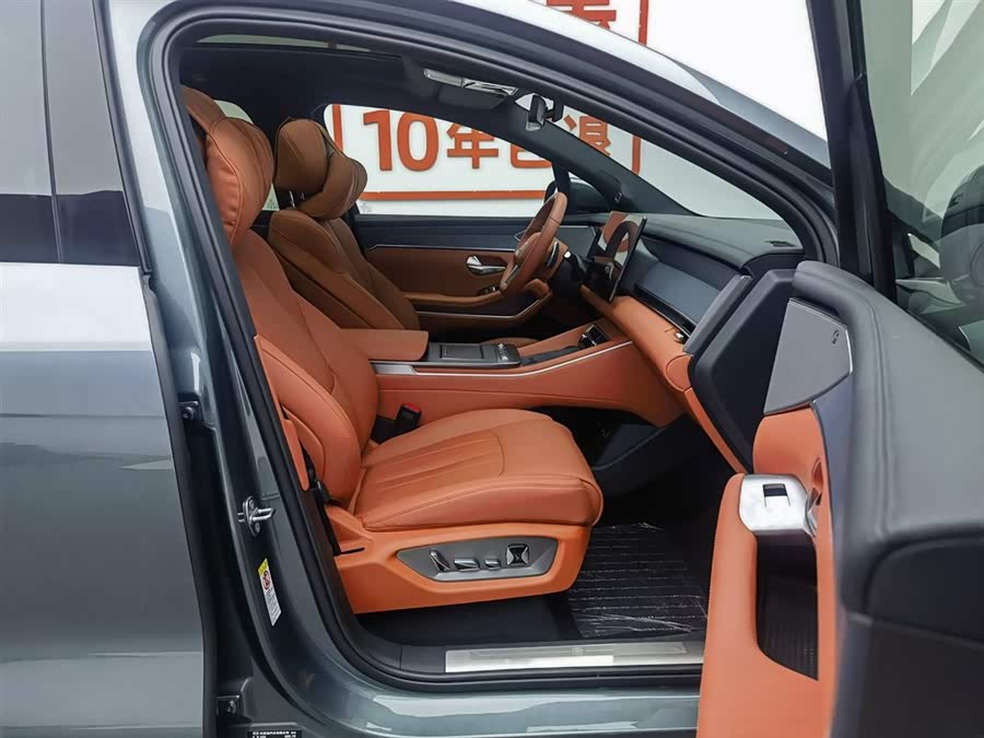 BYD Tang L 2025 immagine di auto #24