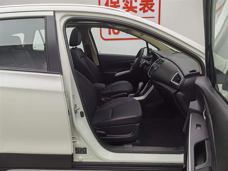 Suzuki S-Cross 2015 صورة سيارة #24