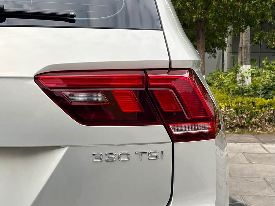 Volkswagen Tiguan L 2021 car image #24