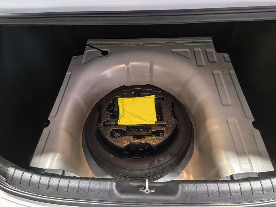 Hyundai Elantra 2023 immagine di auto #24