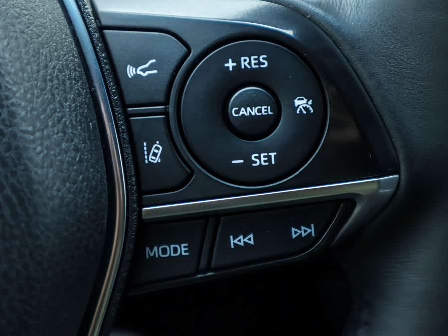 Toyota Camry 2020 car image #24