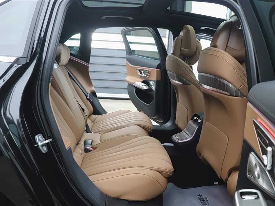 Mercedes-Benz E Class 2025 car image #24