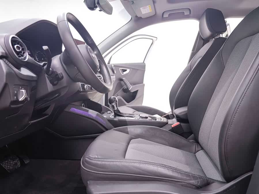 Audi Q2L 2021 immagine di auto #24