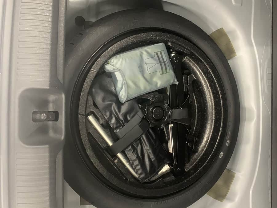 Audi Q2L 2021 car image #24