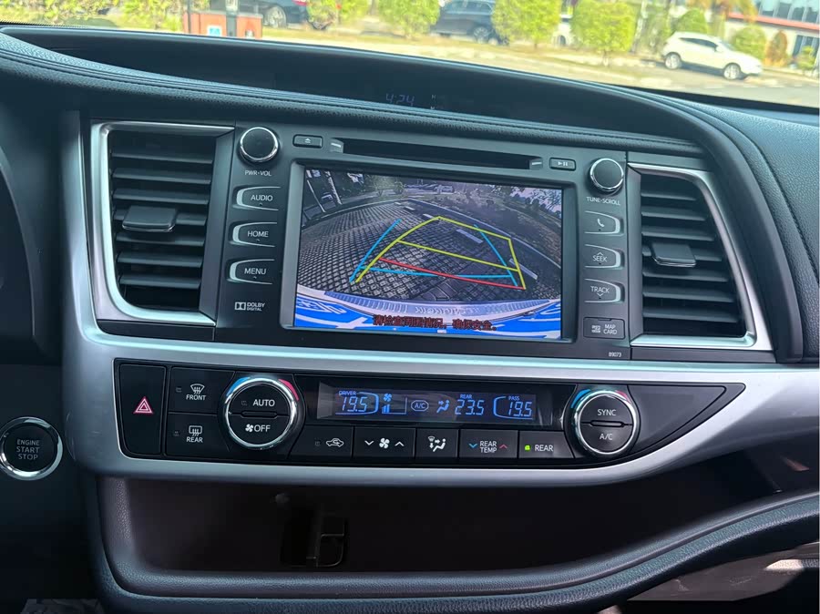 Toyota Highlander 2015 image de voiture #24