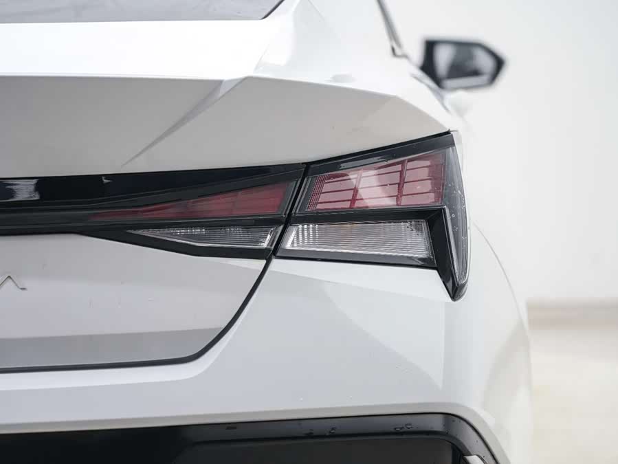 Hyundai Elantra 2024 imagen de coche #24