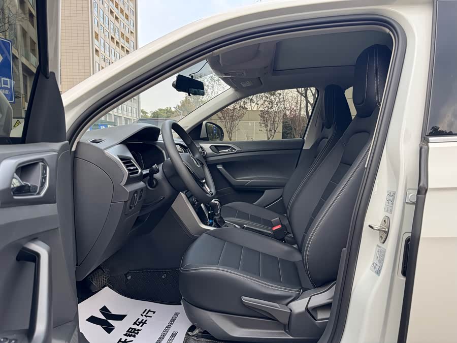 Volkswagen T-Cross 2021 #24 Volkswagen T-Cross 2021 car image #24
