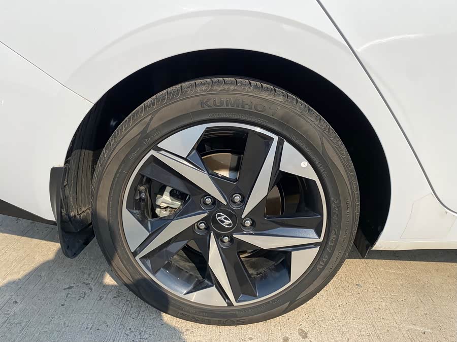 Hyundai Elantra 2022 car image #24