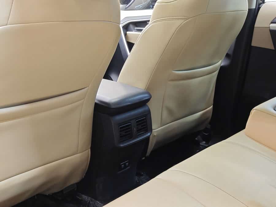 Toyota RAV4 2020 car image #24