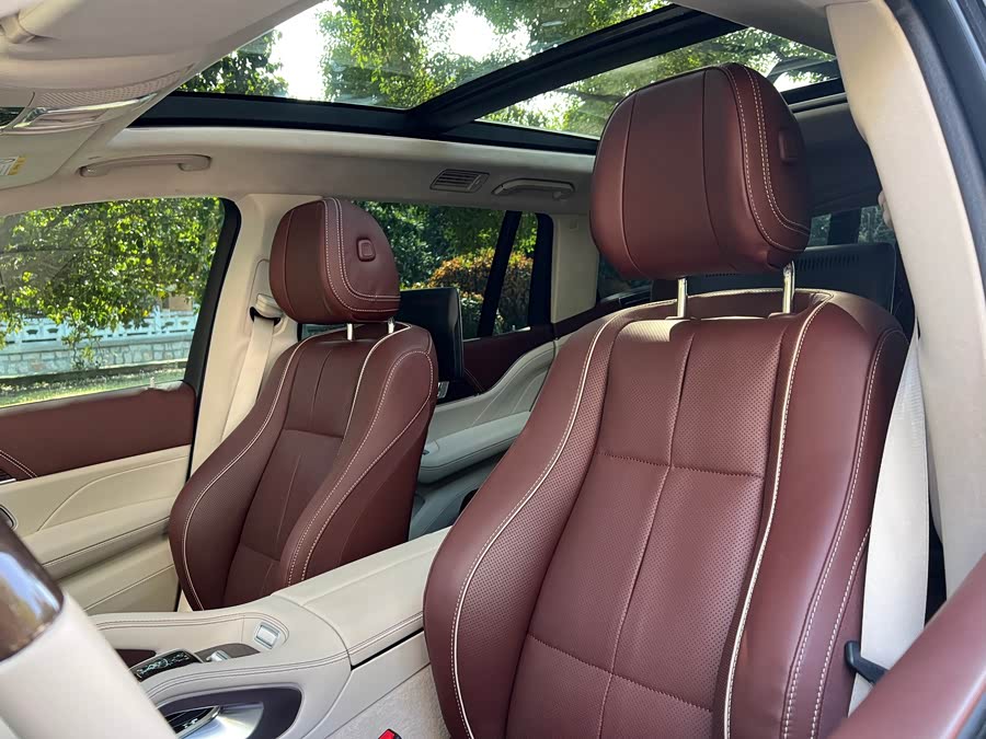 Mercedes-Benz Maybach GLS 2023 car image #24