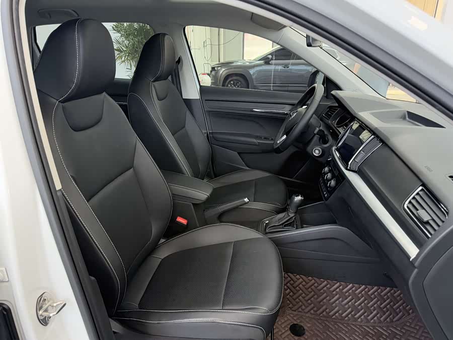 Skoda Kamiq 2021 изображение автомобиля #24