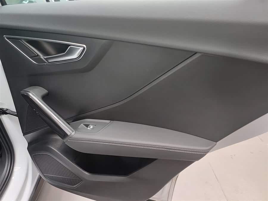 Audi Q2L 2024 صورة سيارة #24