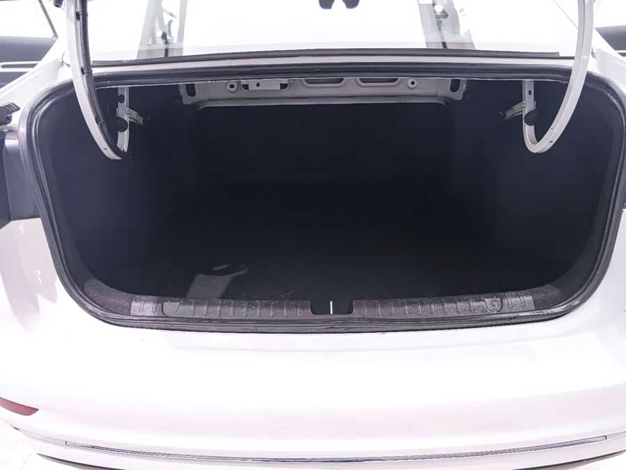 GEELY Emgrand 2021 car image #24