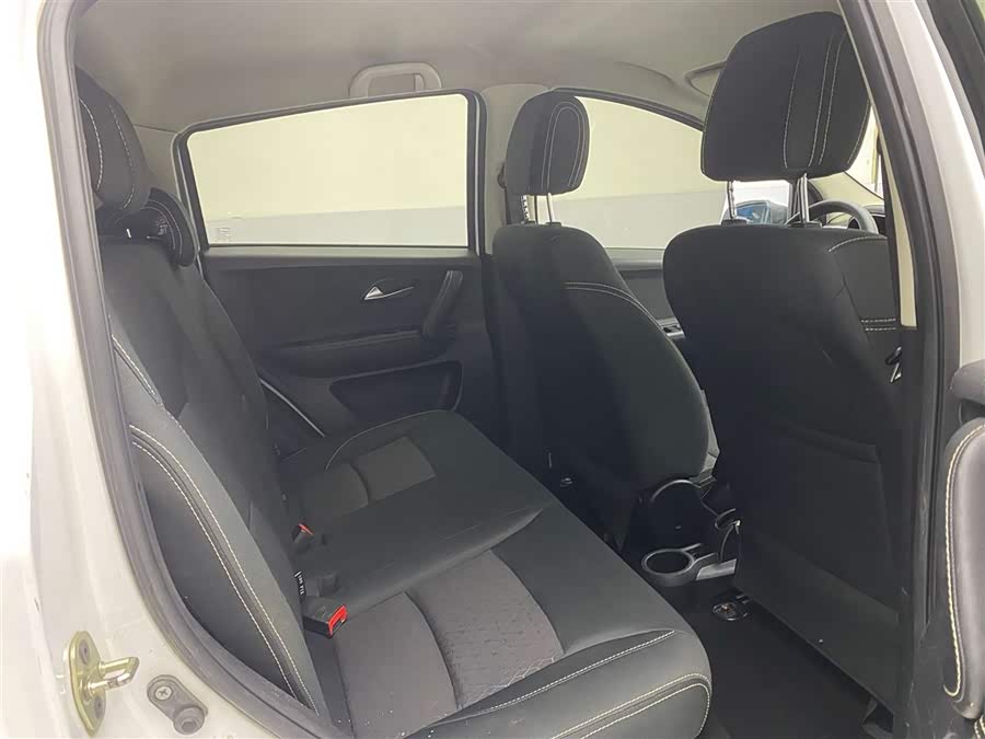 JAC 2019 car image #24