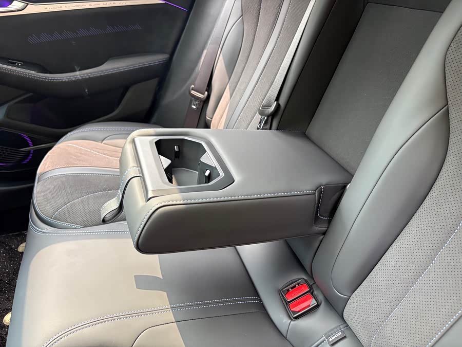 GEELY Preface 2025 image de voiture #24