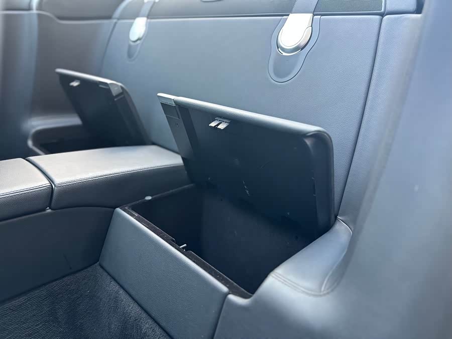 Mercedes-Benz SL Class 2010 car image #24