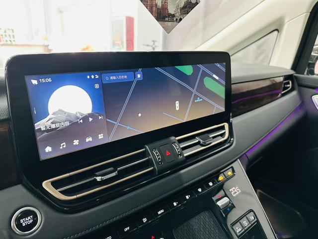 HongQi HQ9 PHEV 2024 immagine di auto #24