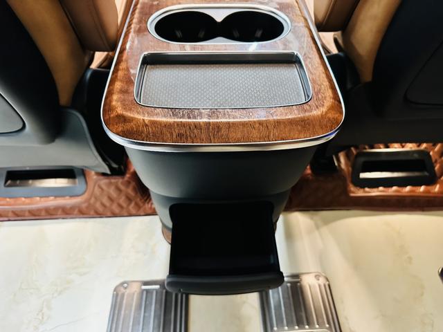 HongQi HQ9 2023 #24 HongQi HQ9 2023 car image #24