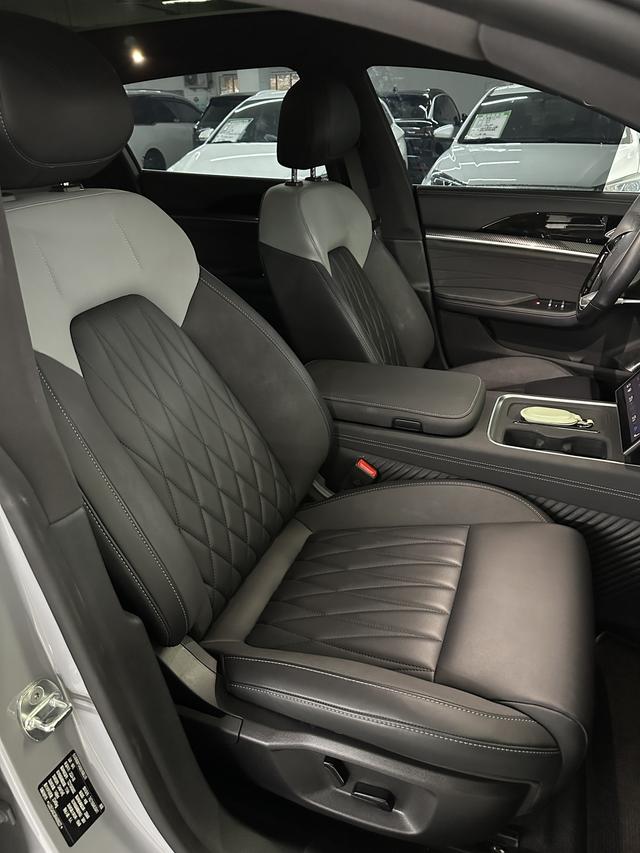 哪吒汽车 哪吒S猎装 2024 #24 哪吒汽车 哪吒S猎装 2024 汽车图片 #24