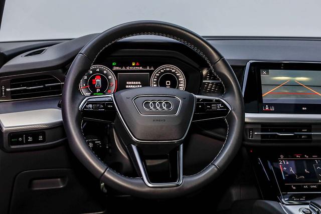 Audi Q6 2024 immagine di auto #24