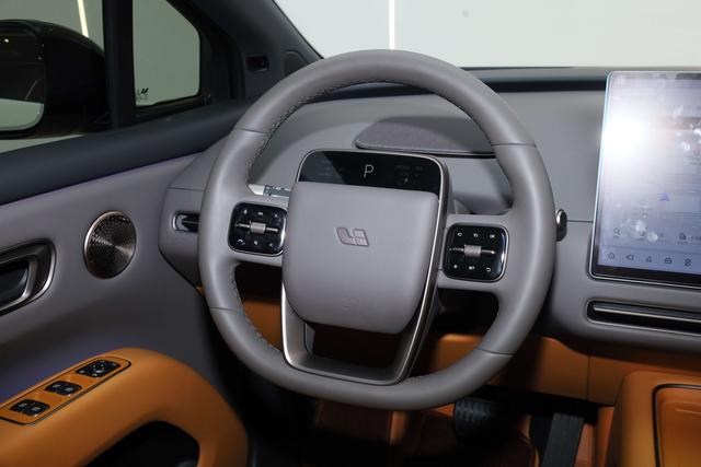 Li i8 2025 image de voiture #24