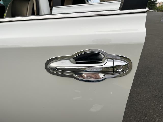 Toyota RAV4 Hybird E+ 2016 car image #24