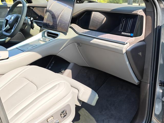 Denza N9 2025 #24 Denza N9 2025 car image #24