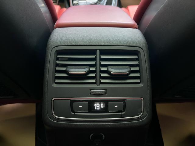 Audi S4 2023 car image #24