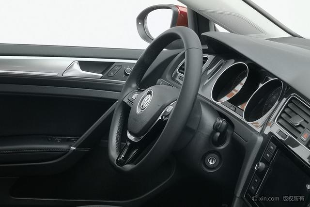 Volkswagen Golf 2019 car image #24