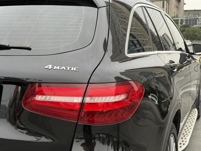 Mercedes-Benz GLC Class 2016 car image #24