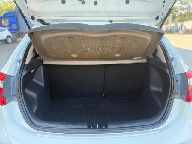 Kia K2 2014 car image #24