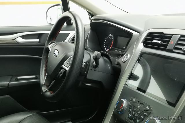 Ford Mondeo 2018 car image #24