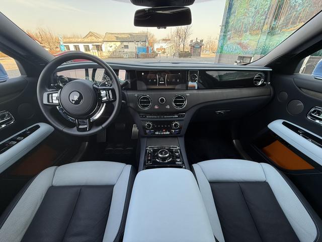 劳斯莱斯 古思特 2023 汽车图片 #24