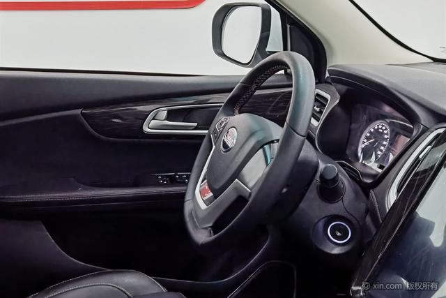 SWM斯威汽车 SWM斯威X7 2019 汽车图片 #24