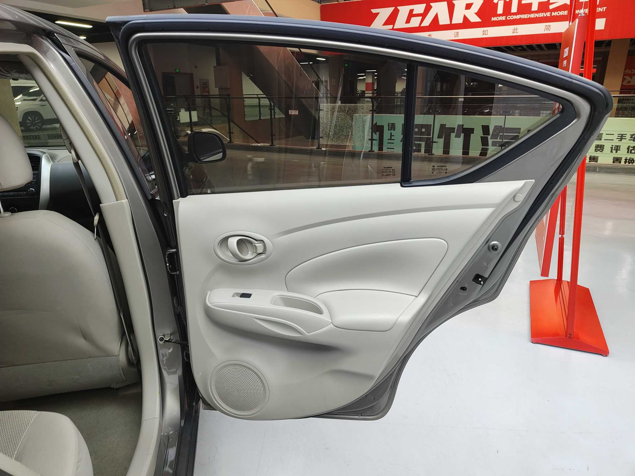 Nissan Sunny 2016 #24 Nissan Sunny 2016 car image #24